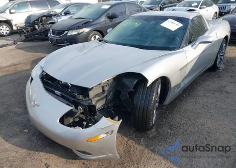 2005 Chevrolet Corvette из США, поврежденный, VIN 1G1YY24U755102175